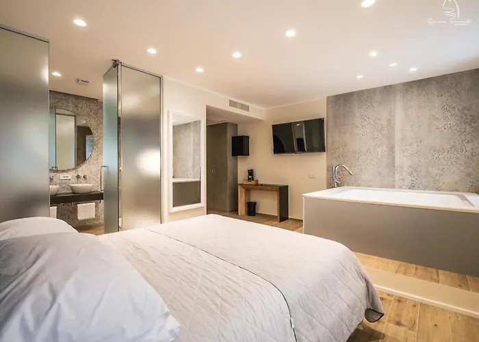 Dimora Fioravante Bed & Breakfast 4*